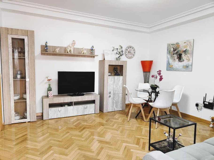 Apartamentos Turisticos Seviro Madrid Ngoại thất bức ảnh